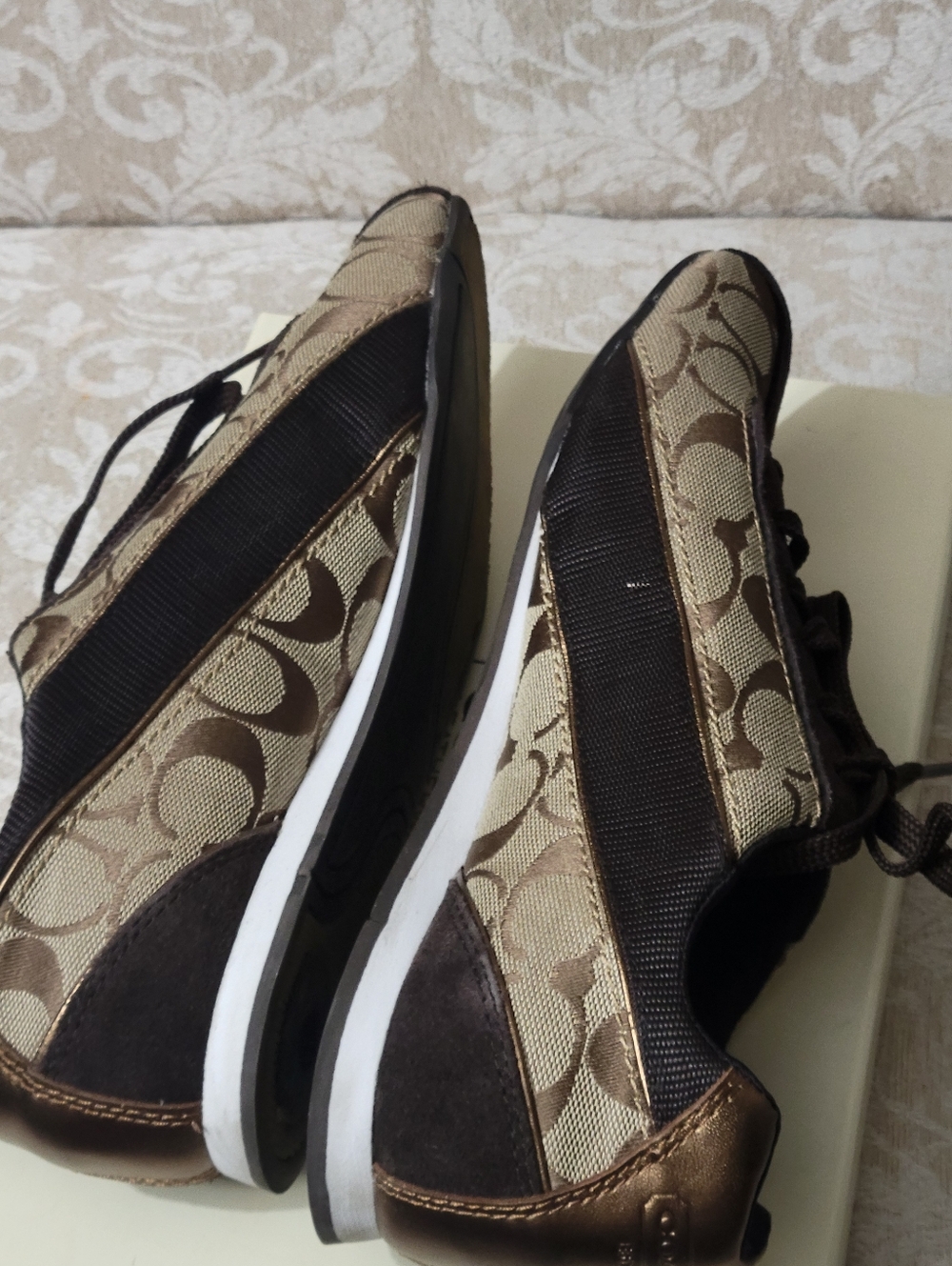 COACH Hilary in Khaki - Picture 5 of 11